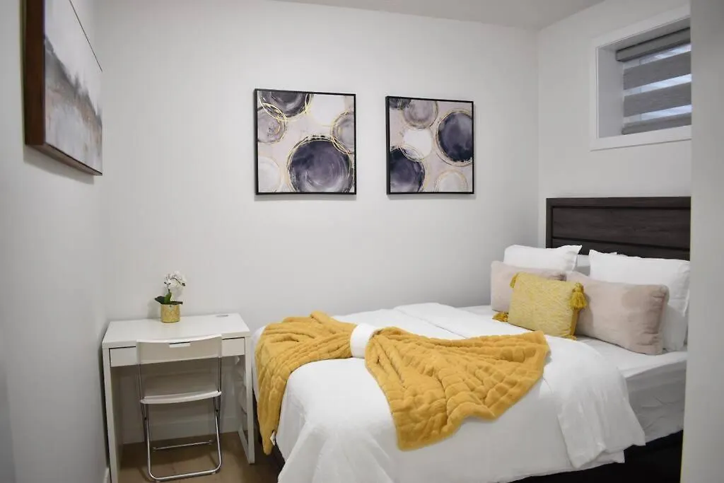 Cozy Escape! 2 Bedroom Guest Suite! 2 Queen Beds! Complimentary Wifi Netflix & Parking! 11 Mins From Yeg! 20 Mins From Wem! Edmonton Apartamento