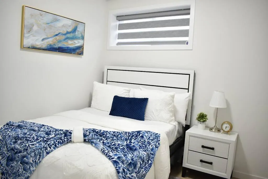 Cozy Escape! 2 Bedroom Guest Suite! 2 Queen Beds! Complimentary Wifi Netflix & Parking! 11 Mins From Yeg! 20 Mins From Wem! Edmonton 0*,